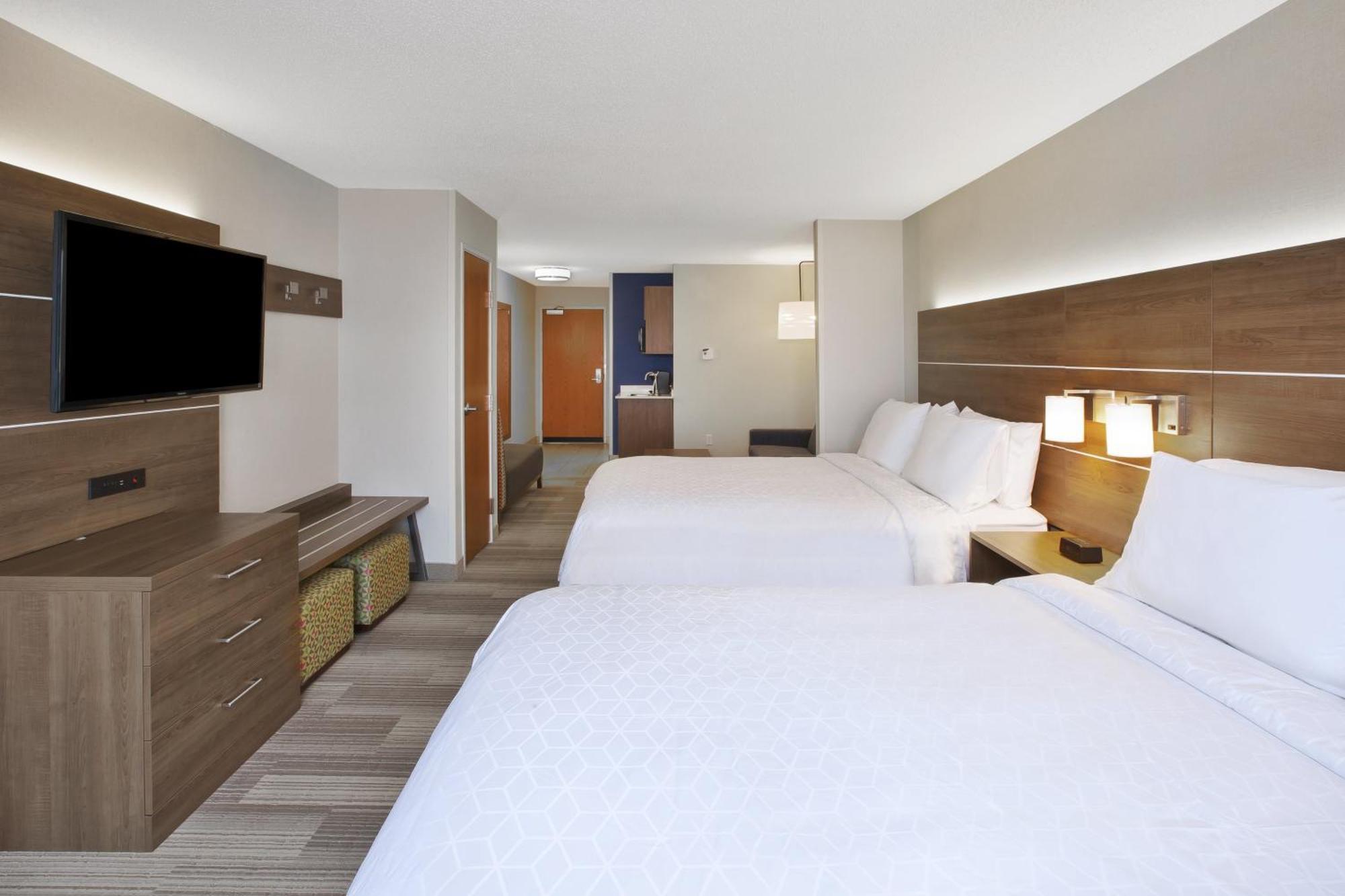 Holiday Inn Express Hotel & Suites Auburn Hills By Ihg Exterior photo